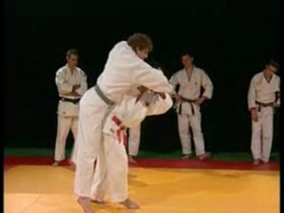 uchi komi sur recul uke