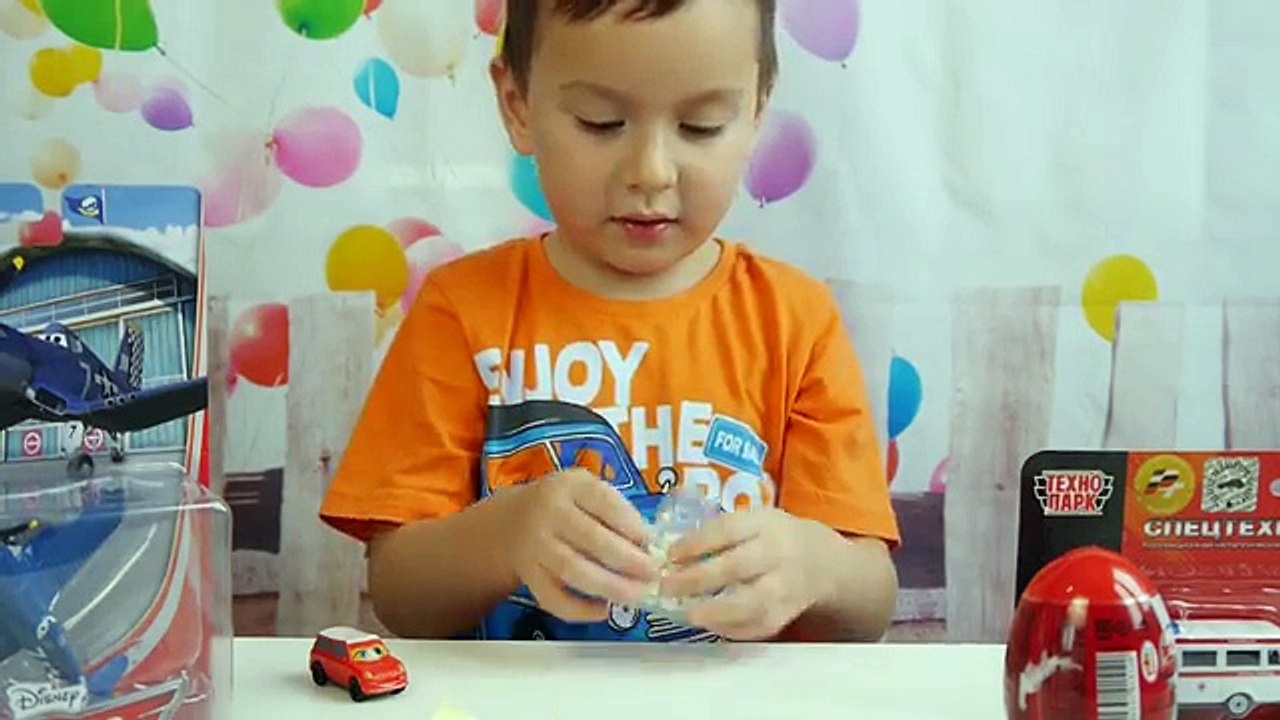 Тачки Дисней огромное яйцо с сюрпризом открываем игрушки Giant surprise egg Disney CARS to
