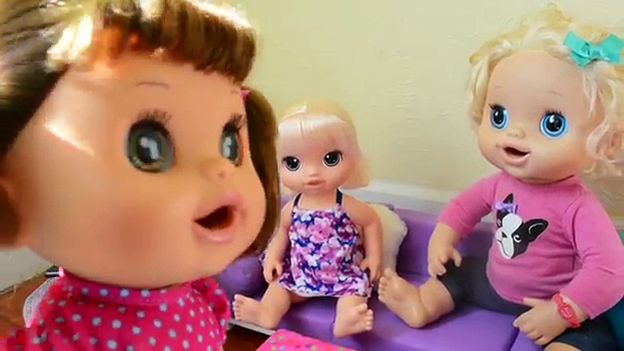 Baby Alive Molly Is Turned Into A Living Doll Baby Alive Comes To Life Video Dailymotion - roblox swimming with molly daisy youtube