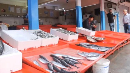 Fırtına Balıkçı Tezgahlarını Boş Bıraktı