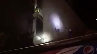 Hà Nội- CSGT trèo tường cứu 5 người trong nhà cháy lớn lúc nửa đêm, 2 con gái chủ nhà tử vong