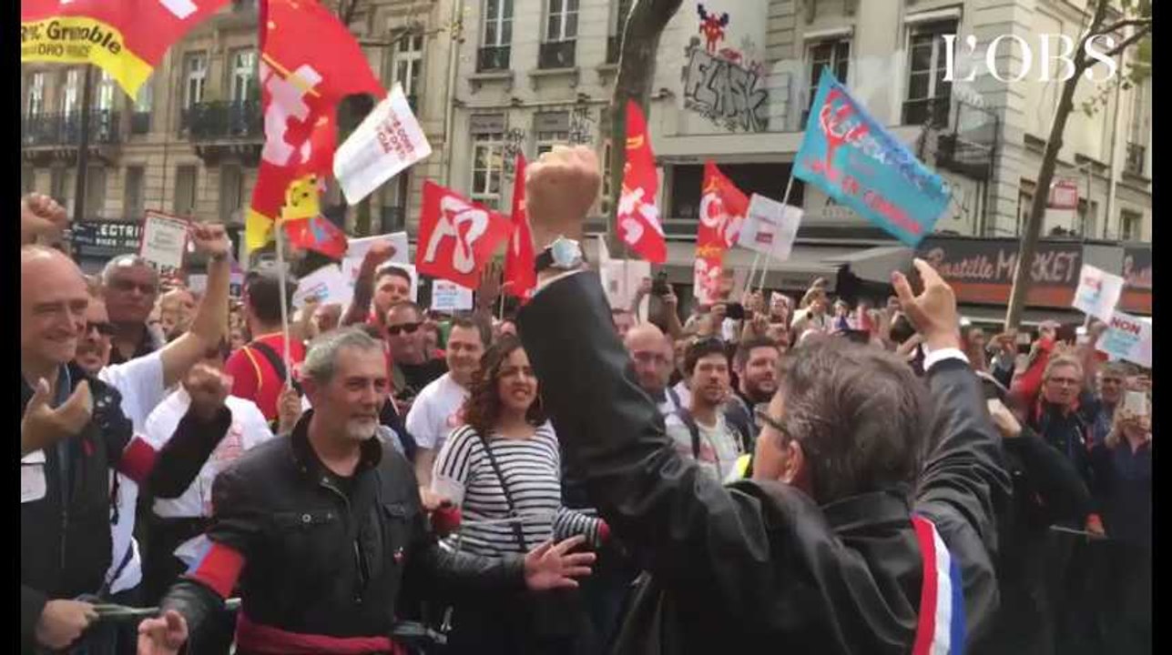Hamon et Mélenchon côte à côte, Ruffin, le black bloc... : la manif des Insoumis en 2 minutes