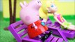 Polly Vai Brincar na casa do Pig George e da Peppa Pig!! Novelinha em Português Disneykidstoys