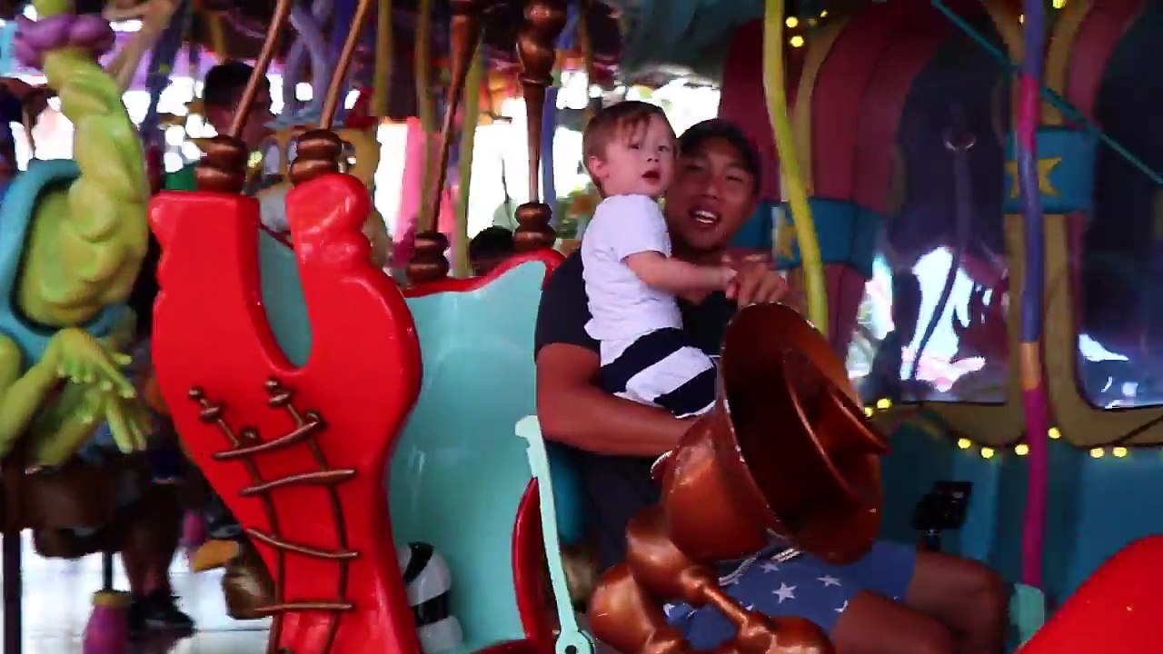 SURPRISING OUR KIDS WITH A DAY AT THE THEME PARK!