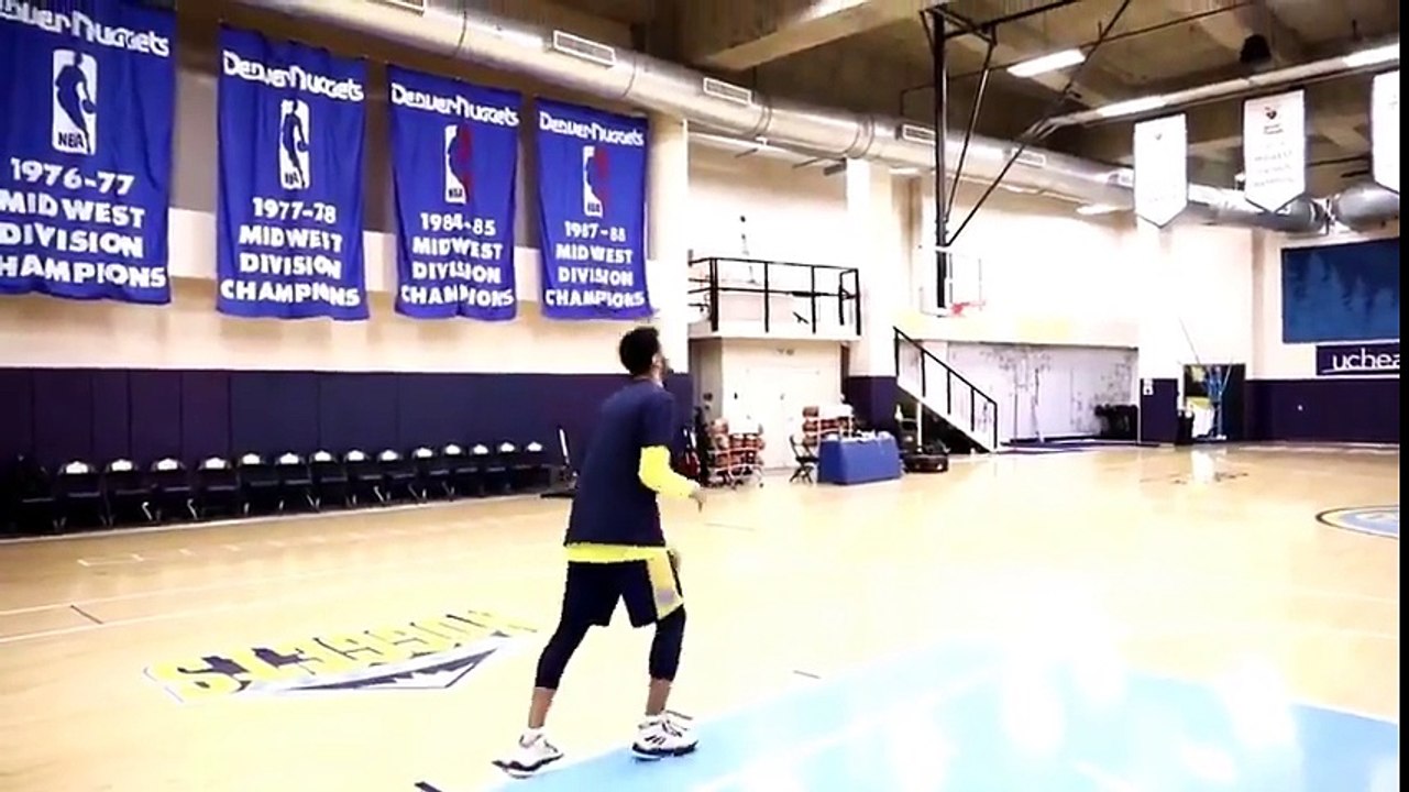 Jamal Murray's incredible 'off the roof' basket in Nuggets training camp!