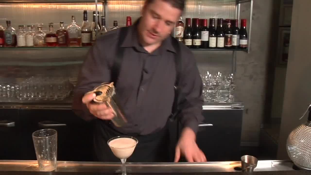How to Use Egg in a Cocktail - Raising the Bar with Jamie Boudreau - Small Screen
