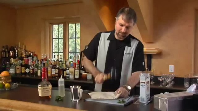 How to Make a Mint Julep - The Cocktail Spirit with Robert Hess - Small Screen