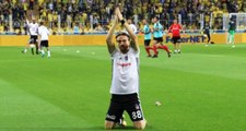 Caner Erkin'in Beşiktaşlıları Diz Çökerek Selamlaması Fenerbahçelileri Kızdırdı