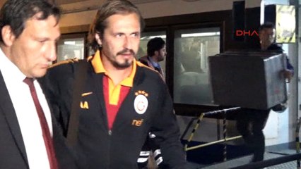 Bafetimbi Gomis'e coşkulu karşılama