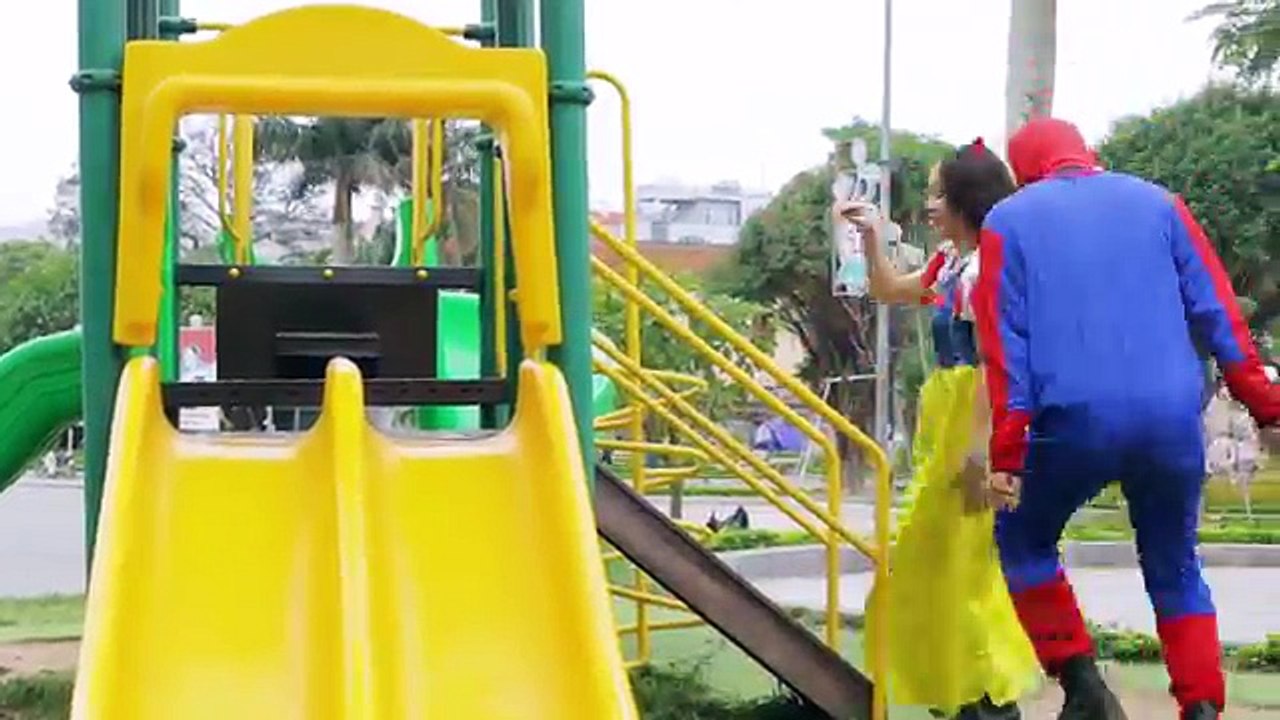 Pour pistolet dans enfants vie réal neige homme araignée super-héros contre guerre blanc Nerf superman nerf