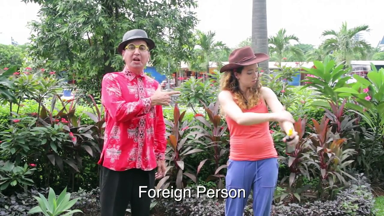 The Effects of Bubble Tea on White People (Music Video Parodi Shake it off)