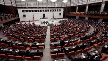 Turchia: Parlamento conferma truppe al confine con Iraq