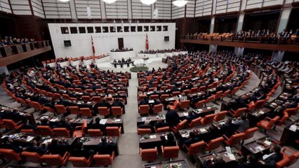 Download Video: Turchia: Parlamento conferma truppe al confine con Iraq