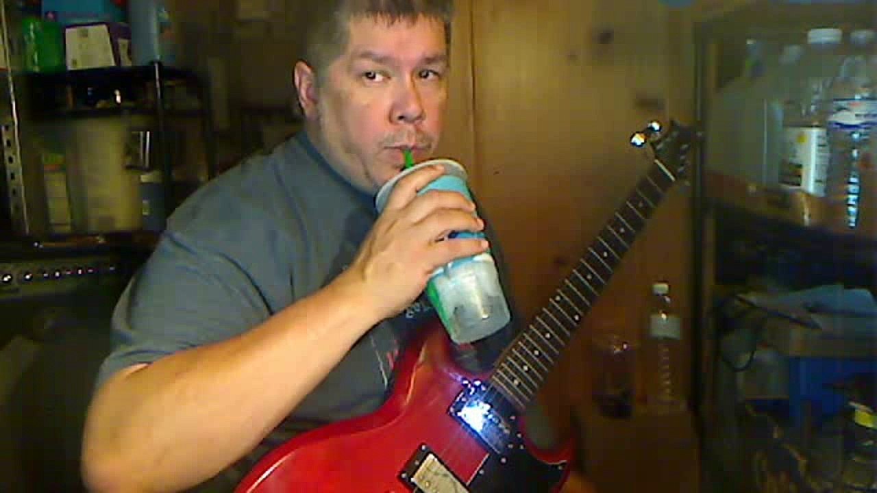 Me practicing to My Chemical Romance's I Don't Love You Like I Did Yesterday (Silvertone SG, Peavey Vypyr Amp)