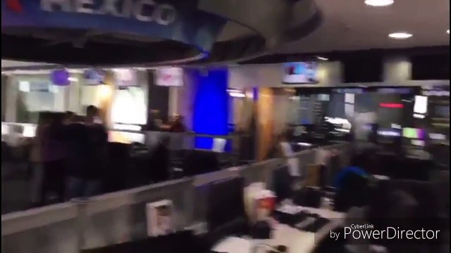 IMPRESIONANTES IMÁGENES DEL TEMBLOR DE 7.1 EN LA CIUDAD DE MÉXICO (SE CAEN EDIFICIOS)