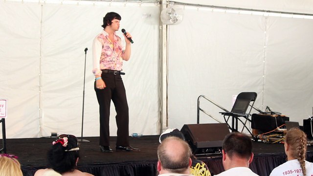 Jamie Reavis sings 'Lawdy Miss Clawdy' Elvis Week 2017