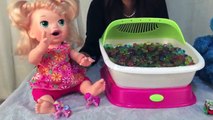 BABY ALIVE EATS ORBEEZ Cookie Monster vs Snackin Sara doll Orbeez Challenge Surprise toys Bath Spa