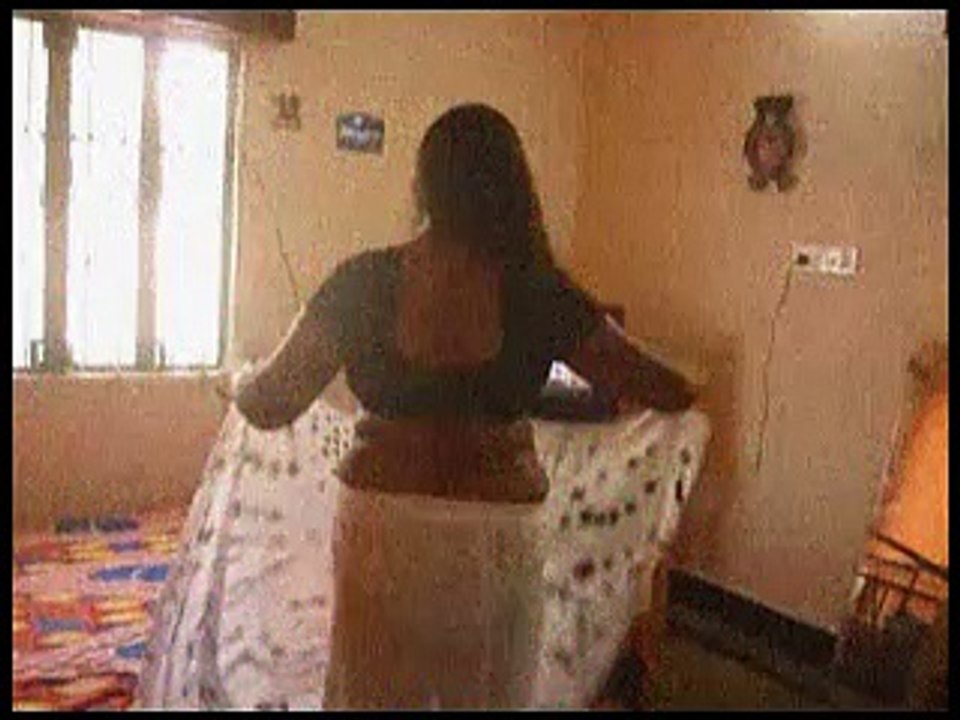 indian hot desi aunty srei changing caught mms leaked 2016