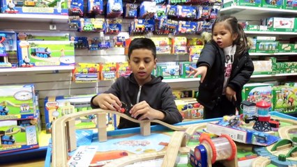 THOMAS THE TANK ENGINE Giant Replica TOY STORE Playtime FUN Kids Video