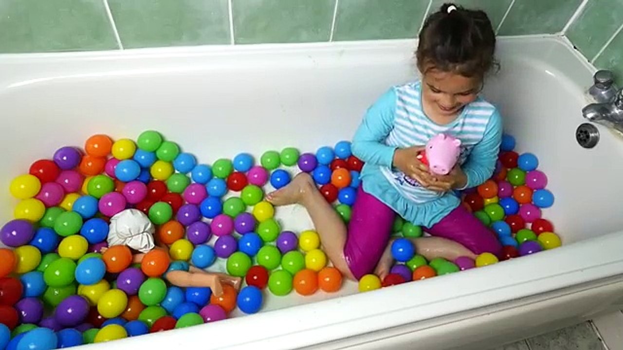 Slime Bath Pool FUN with Disney Elsa Peppa Pig Baby Alive
