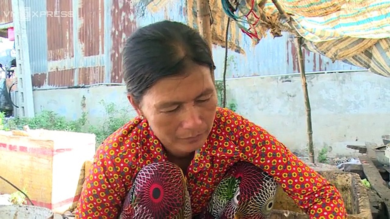 Xóm lễ ốc bán cho các thương lái ở An Giang