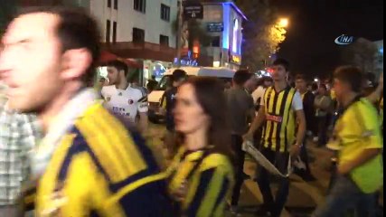 Fenerbahçeli Taraftarlar, Galibiyeti Kutladı