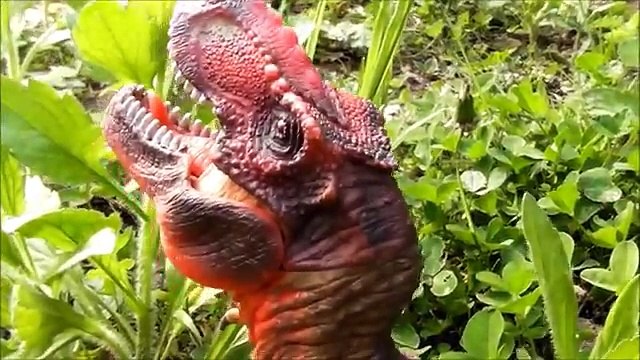 Spinosaurus vs T Rex vs Raptor Dinosaurs Toys For Kids