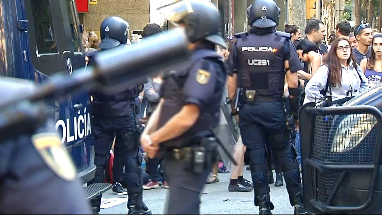 Spain, Catalonia clash as 'illegal' independence referendum nears