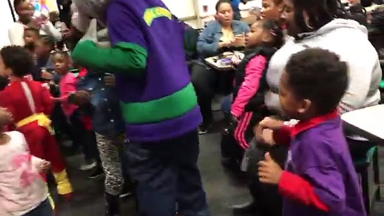 Benjamin birthday party at Chuck E. Cheese pt3