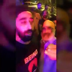 ਇਕ ਸ਼ਰਾਬੀ ਹੋਏ ਪੁਲਿਸ ਕਾਂਸਟੇਬਲ ਨੇ ਸਿੱਖ ਮੁੰਡੇ ਦੇ ਥੱਪੜ ਮਾਰੇ ਤੇ ਪਟਕਾ ਖੋਲ ਕੇ ਮਾਰ ਕੁੱਟ ਕੀਤੀ। ਸ਼ੇਅਰ ਕਰਿਓ ਵੀਡੀਓ