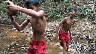 Boys Find & Catch Big Turtle Along The River Near Angkor Wat Temple - Catching Big Turtle In Jungle