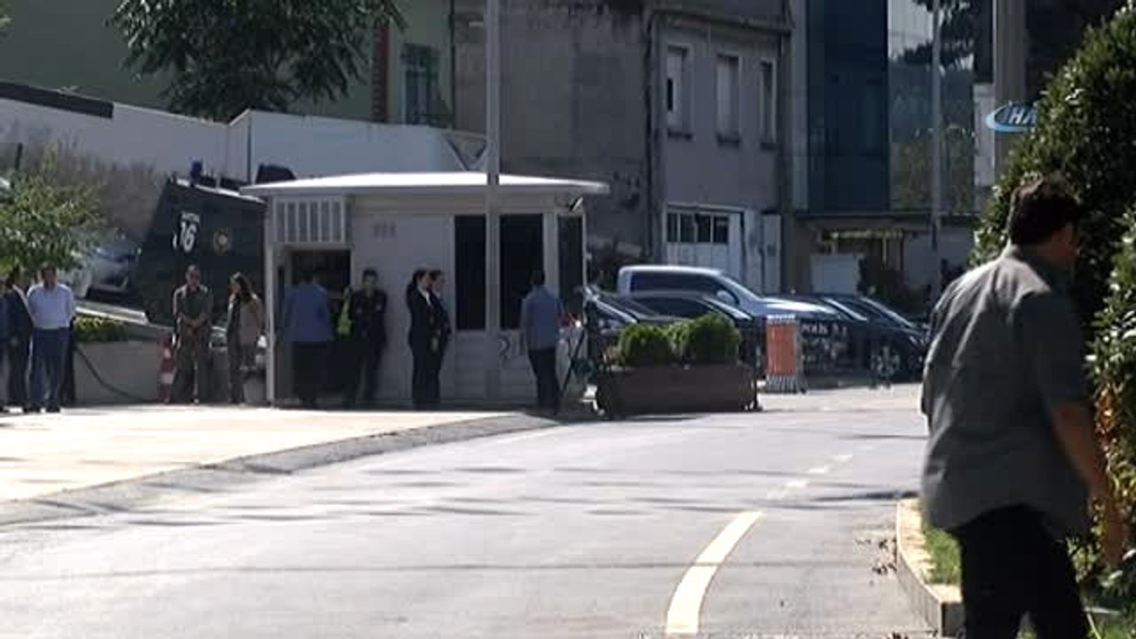 Cumhurbaşkanı Recep Tayyip Erdoğan AK Parti İstanbul İl Başkanlığı'nda