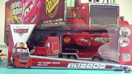 Disney Cars Camion Mack Truck Hauler Flash McQueen Toy Review Les Bagnoles Juguetes