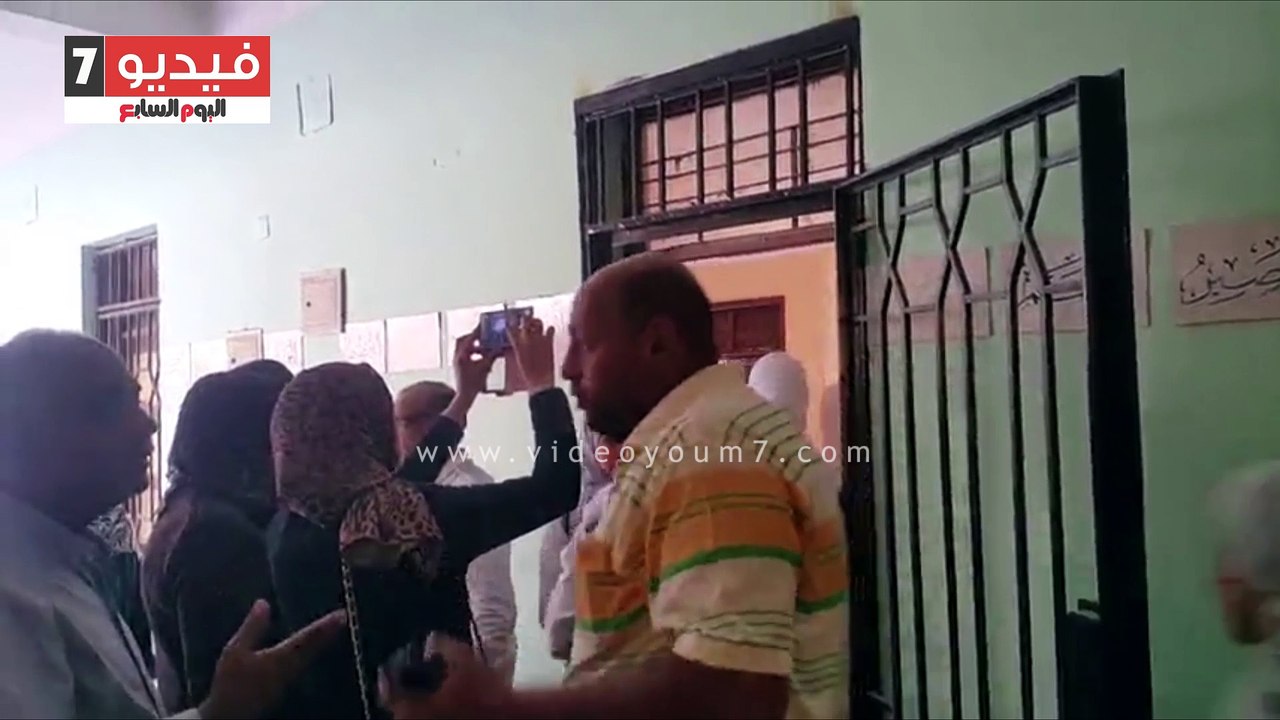 رئيس مدينة القنطرة غرب بالإسماعيلية ينهى أزمة فى مدارس أبو خليفة