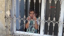 Adana Suriyeli Çocuklara Polis Sahip Çıktı