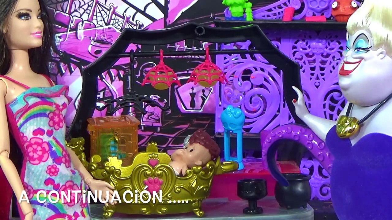 Raquel pide a Ursula un hechizo para enamorar a Ken - Capítulo #25 - juguetes barbie en español