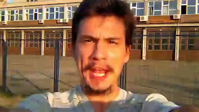 Il se filme tout les jours pendant 3 ans puis réalise un clip en time-lapse incroyable