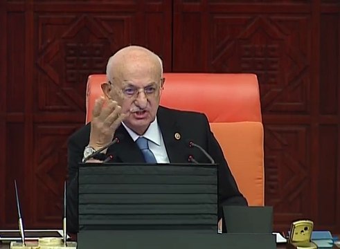 بایدەمیر لە پەرلەمانی کوردستان داکۆکی لە ڕێفڕاندۆمی باشوور کرد - یەک