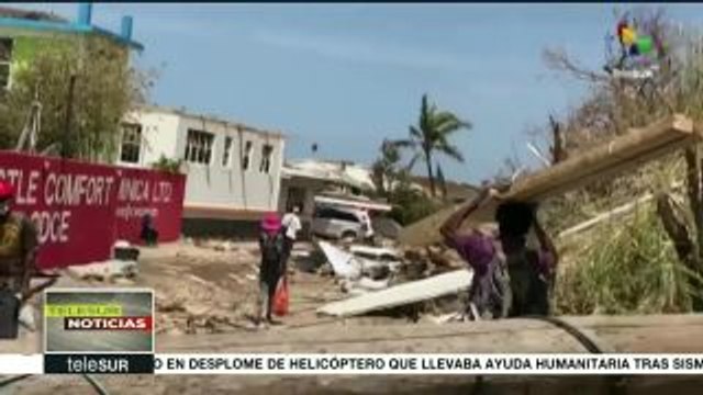 Árboles derribados complican labores de rescate en Dominica