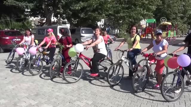 'Süslü Kadınlar Bisiklet Turu