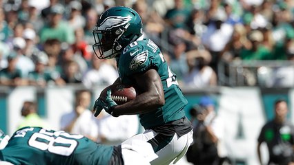 LeGarrette Blount finds running room on 20-yard pickup