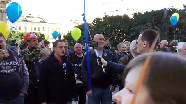 В Петербурге скандируют: Cлава Украине! Героям слава!