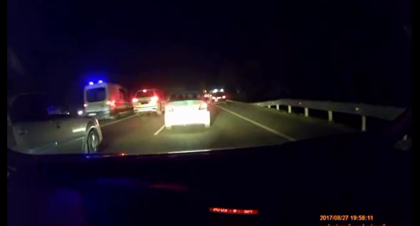Ne jamais suivre une voiture d'ambulances qui est en pleine intervention.