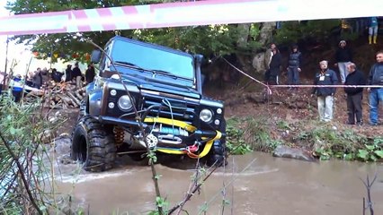 Land Rover Defender 90 300TDI & 3.9 V8 extreme offroad trial race