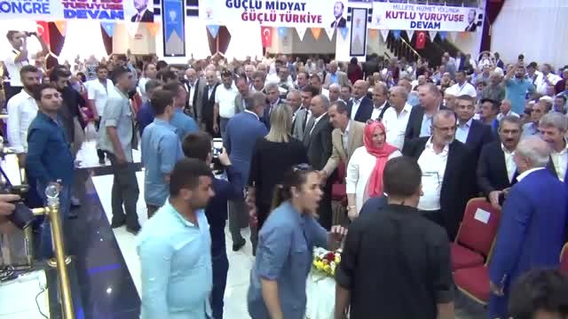 Eski Enerji ve Tabii Kaynaklar Bakanı Yıldız, Midyat'ta