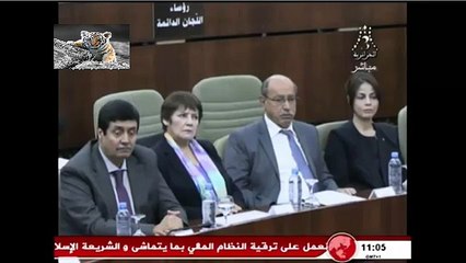 شاهد نائبة برلمانية شجاعة تقطع خطاب احمد اويحيى على الهواء مباشرة !