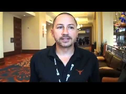 Run Junkie - 113 - Silly NCAA rules, Candy sponsored XMas and LIVE from San Antonio