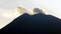 인도네시아 발리 화산 분출 우려...3만 5천 명 대피 / YTN