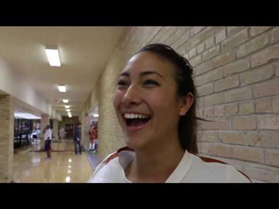 Lexi Sun Freshman Debut With Texas Volleyball