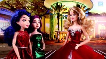 Descendants Mal & Ben Kiss at Frozen Elsa & Anna Christmas Party! With Evie, Audrey PART 3